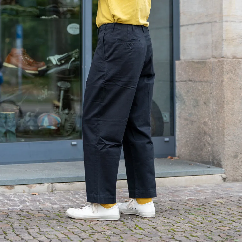Merz beim Schwanen Chino Bio-Baumwolle Twill 300g Relaxed Fit Deep Black CHINO01> Hosen
