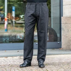 Universal Works Military Chino Salt ´n Pepper Tweed Black> Hosen