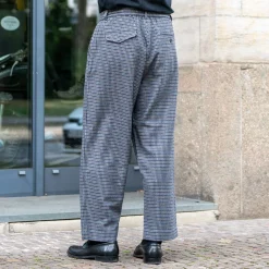 Universal Works Oxford Pant Houndstooth Charcoal><noscript><img width=