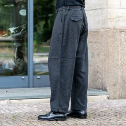 Universal Works Oxford Pant Salt ´N Pepper Tweed Black><noscript><img width=