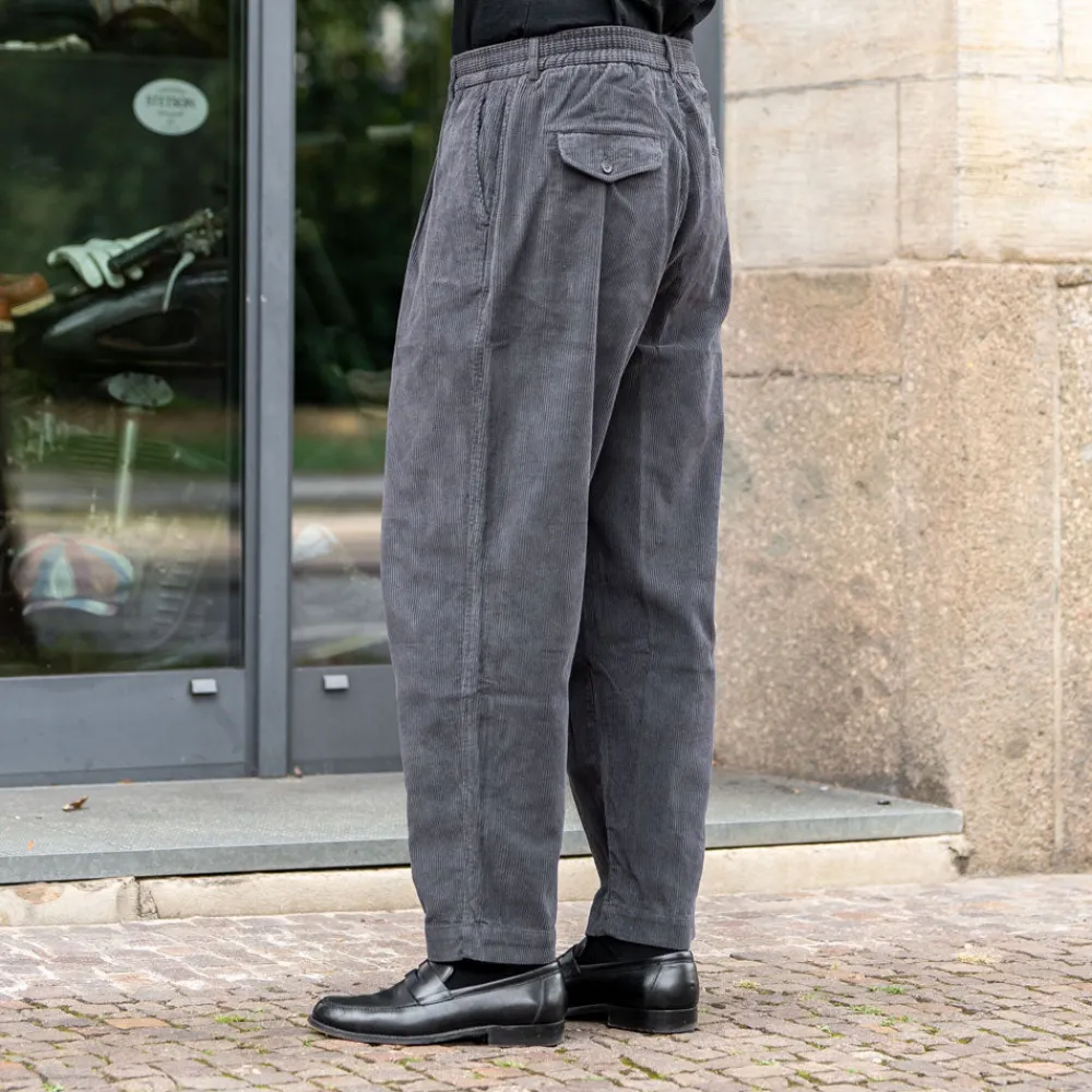 Universal Works Pleated Track Pant Cord Charcoal> Hosen